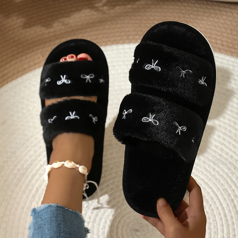 Embroidery Design - Moda Fiyonk Nakışlı Tüylü Terlikler Kadın