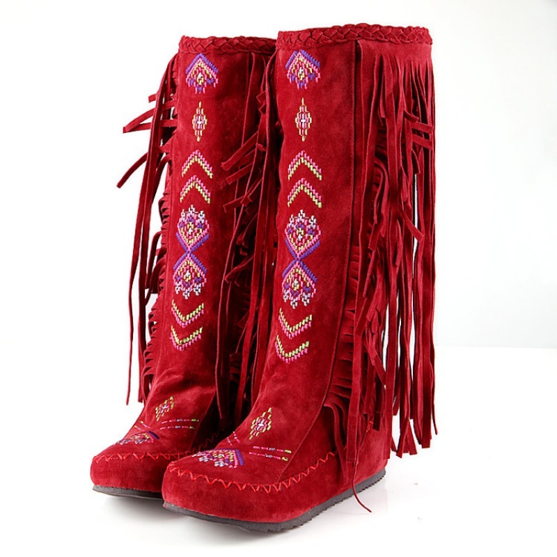 Püsküllü Botlar El Yapımı Nakı - Embroidery Design incelemesi ve fiyatı