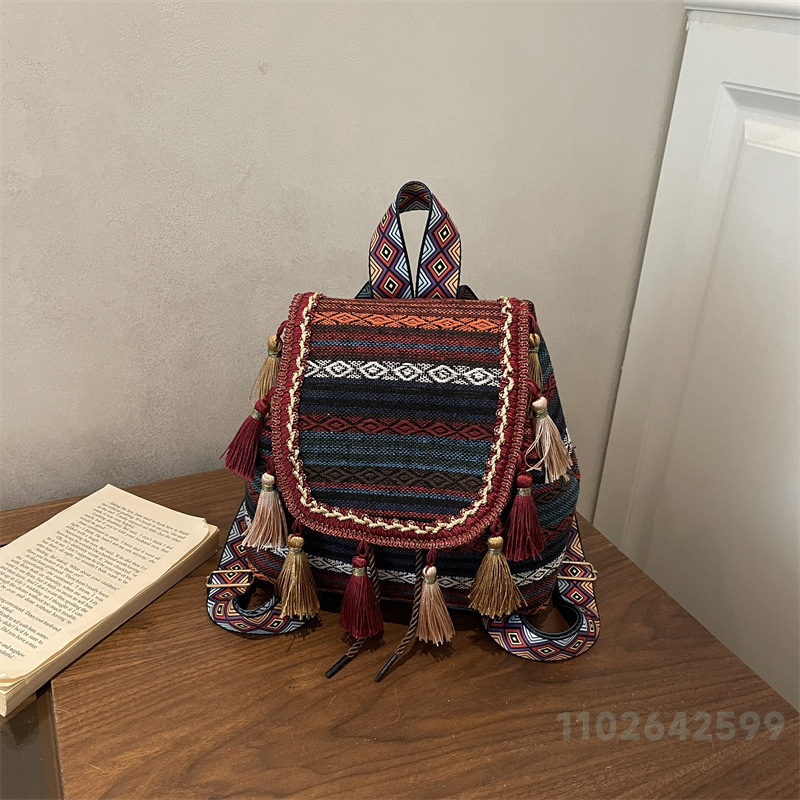 2026 Yeni Kadın Sırt Çantası M - Embroidery Frame incelemesi ve fiyatı