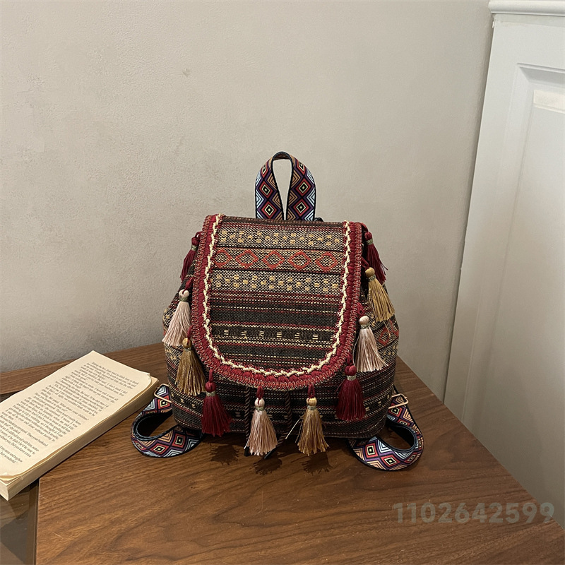 2026 Yeni Kadın Sırt Çantası M - Embroidery Frame incelemesi ve fiyatı
